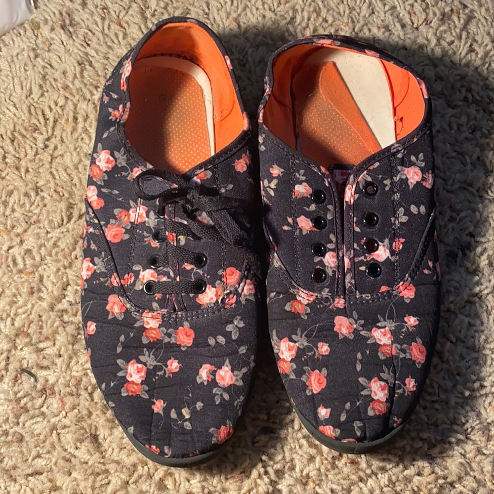 Rose printed sneakers